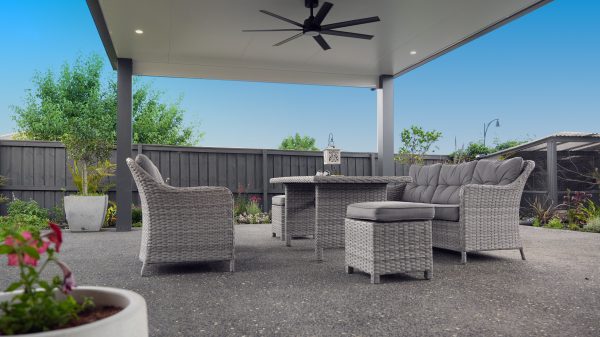Expansive Entertaining Area